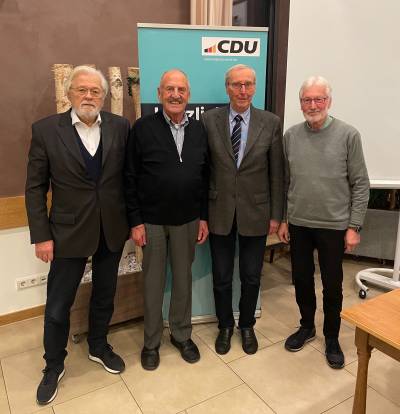 (v.l. Prof. Dr. Werner Schlake, Karl-Ulrich Pinke, Konrad Dahlmann und Alois Weihermann)